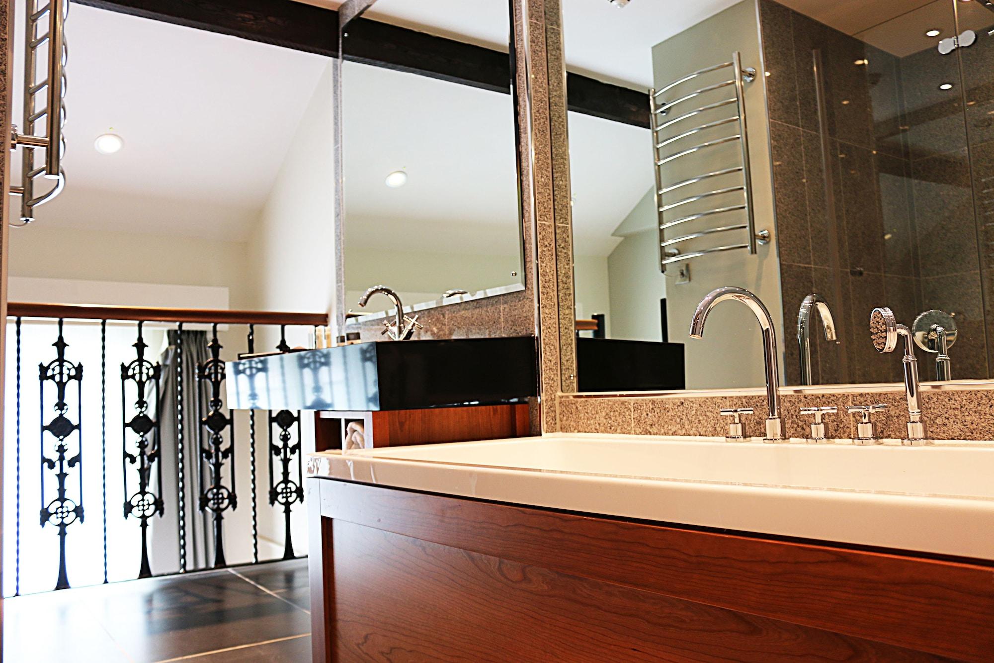 Doubletree By Hilton & 4*