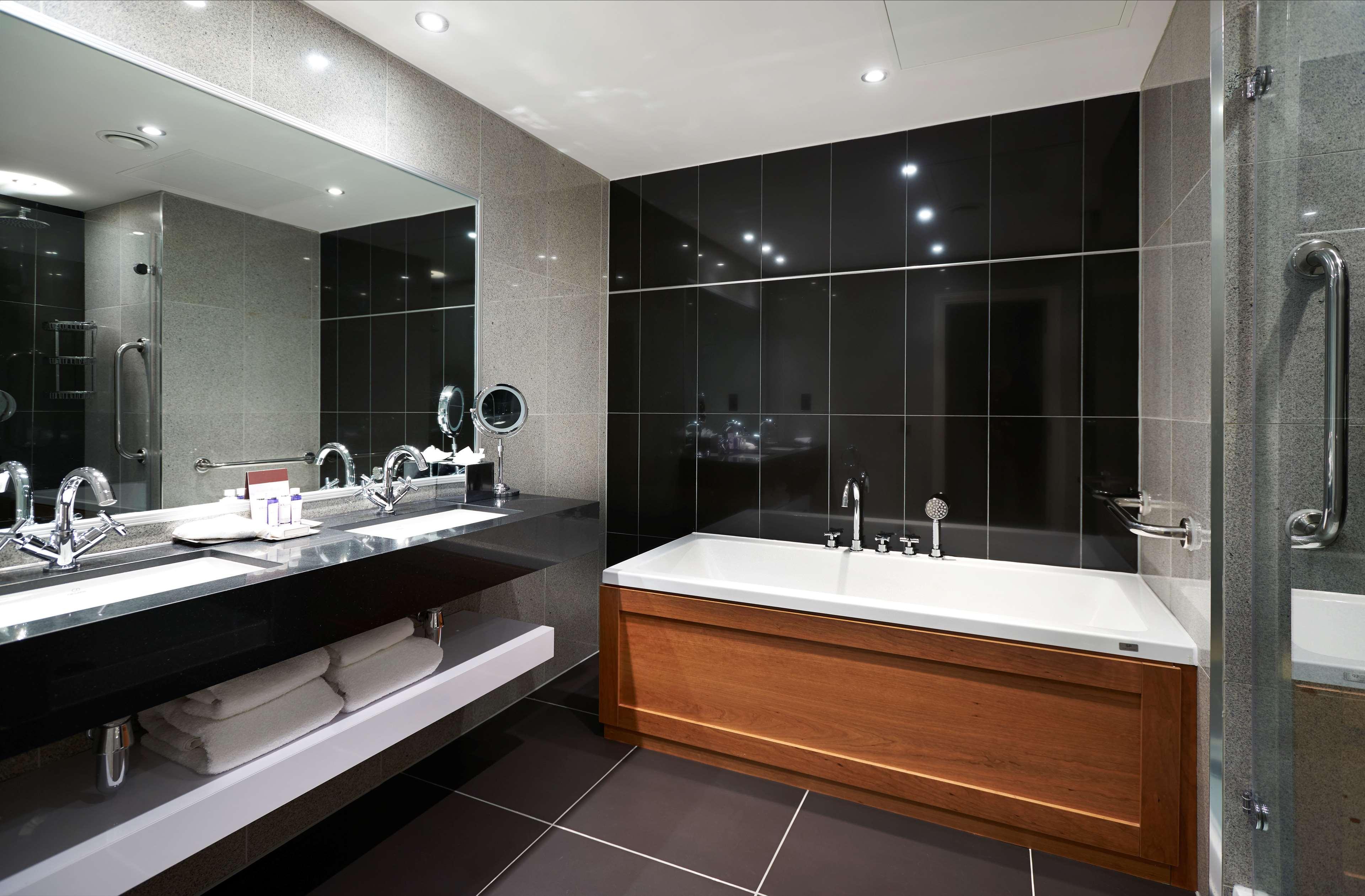 Отель Doubletree By Hilton &
