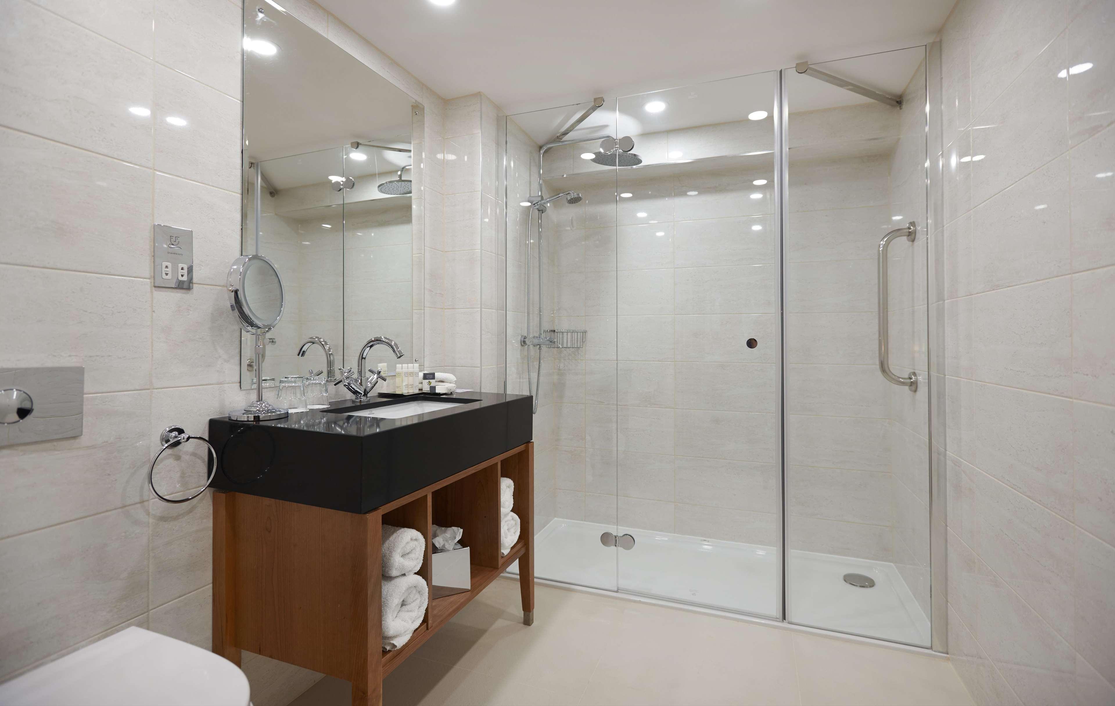 Doubletree By Hilton & Отель