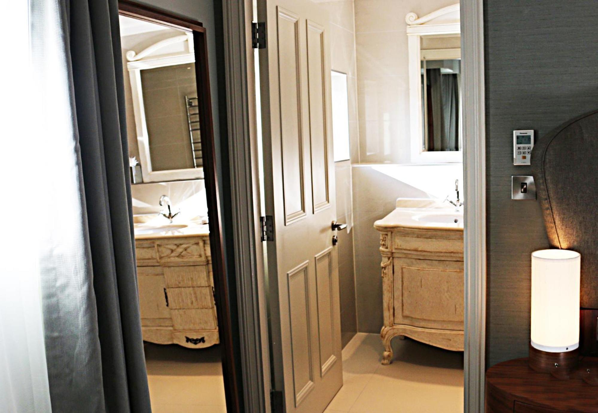Отель Doubletree By Hilton & 4*