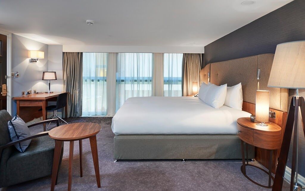 Doubletree By Hilton & Отель